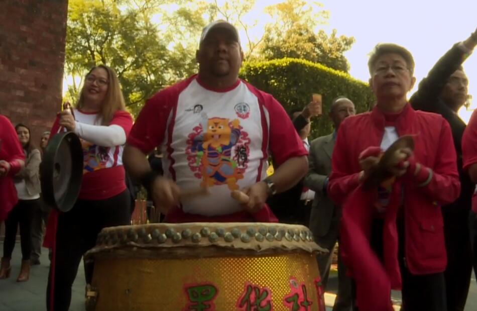 Tradicionales estampas de Año Nuevo Chino se exponen en Cámara de Diputados de México