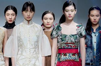 Desfile de dise&ntilde;o de moda en Shanghai
