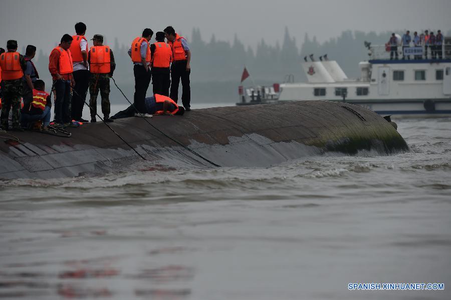 CHINA-HUBEI-JIANLI-SINKING SHIP-RESCUE (CN)