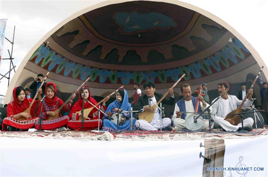 (3)AFGANISTAN-BAMYAN-MUSICA-FESTIVAL