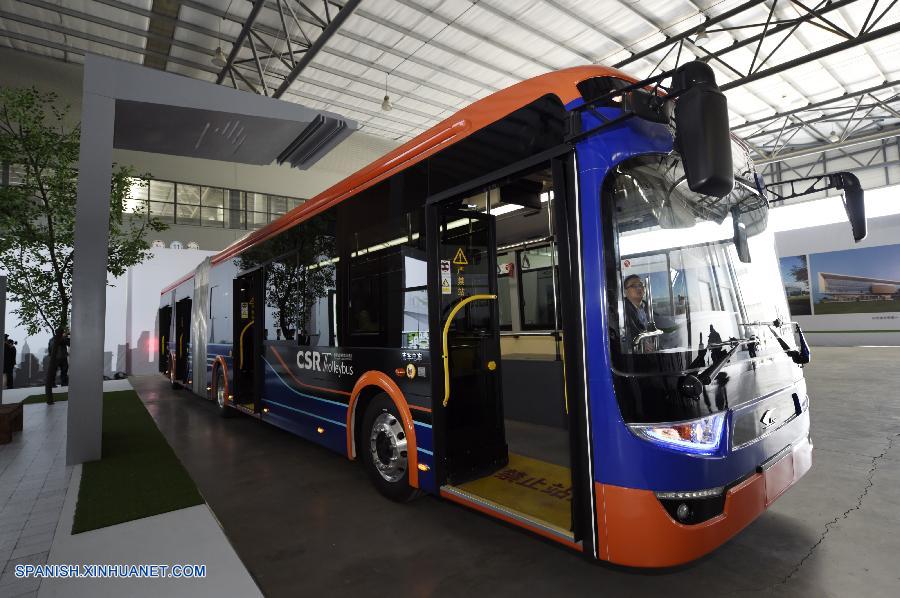 Una compañía china lanzó hoy jueves al mercado el autobús eléctrico de recarga más rápida del mundo, con una batería que necesita sólo 10 segundos para recargarse completamente.