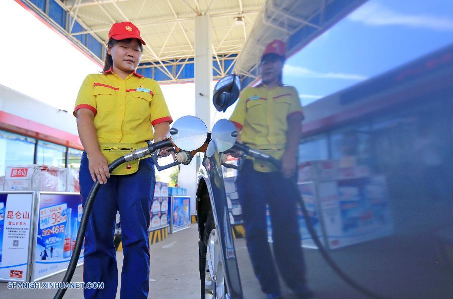 China elevará los precios al por menor de la gasolina y el diesel a partir del viernes, de acuerdo con los cambios en los precios del petróleo internacionales.