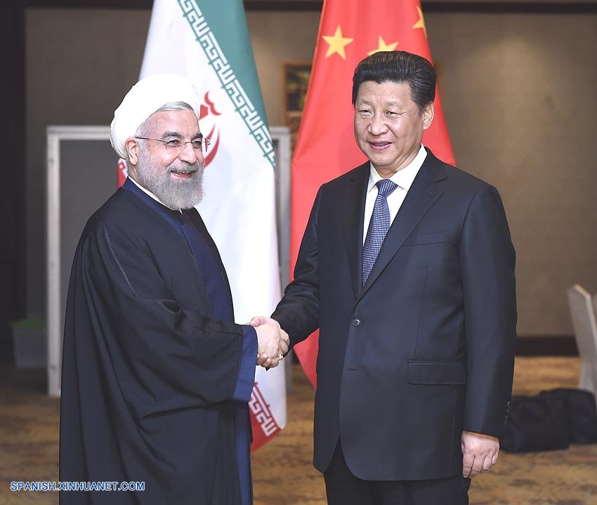 El presidente de China, Xi Jinping, afirmó hoy en esta capital indonesia que su país está dispuesto a trabajar con las partes pertinentes para alcanzar un acuerdo justo, equilibrado y de beneficio para todos sobre el tema nuclear iraní.