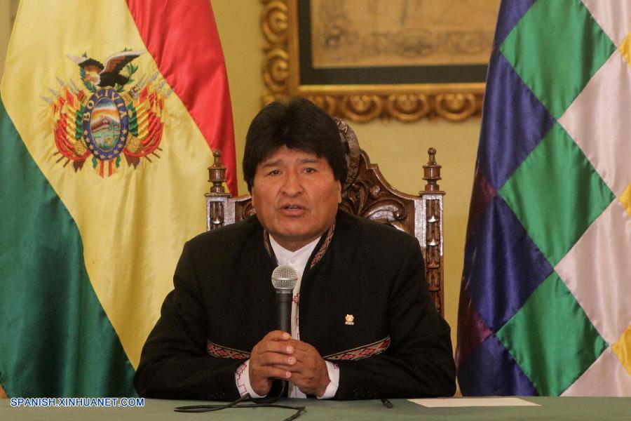 El presidente boliviano Evo Morales exhortó a la población a trabajar por el país este 2015, como parte del mensaje de bueno deseos por el Año Nuevo.
