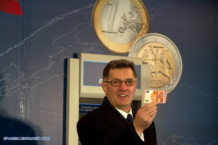 El euro se convirtió hoy en la moneda legal de Lituania con lo que este país se convirtió en el 19º miembro de la eurozona.