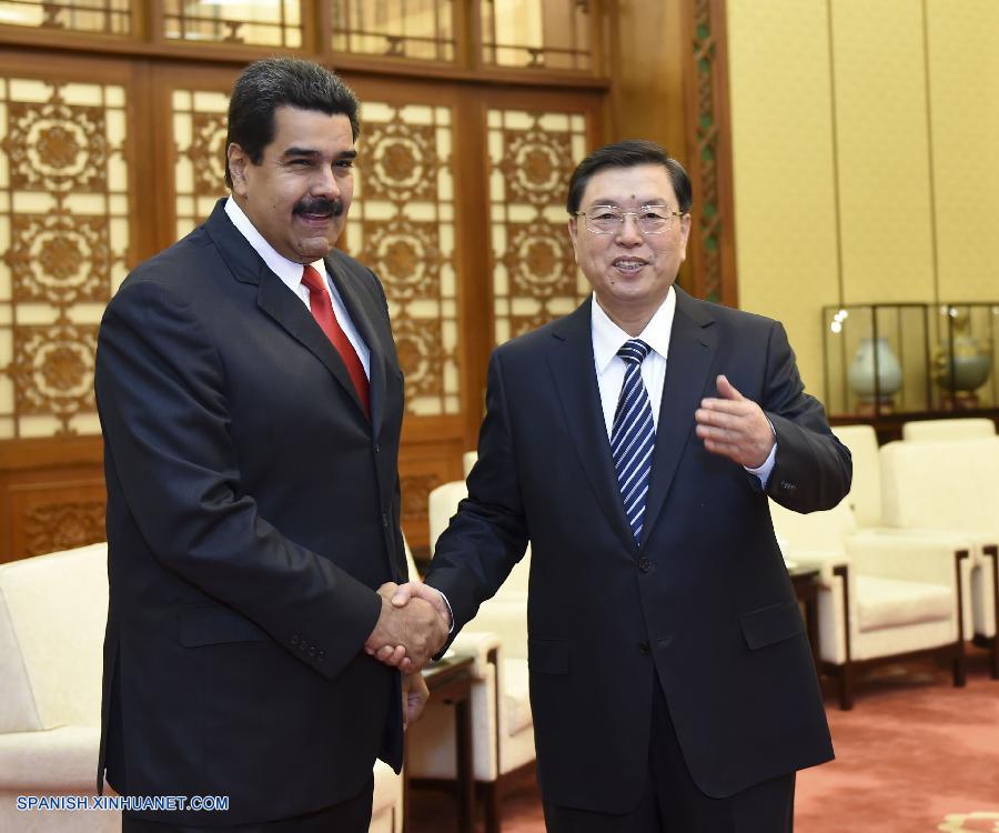 El máximo legislador chino, Zhang Dejiang, se reunió con el presidente de Venezuela, Nicolás Maduro, hoy jueves en Beijing.