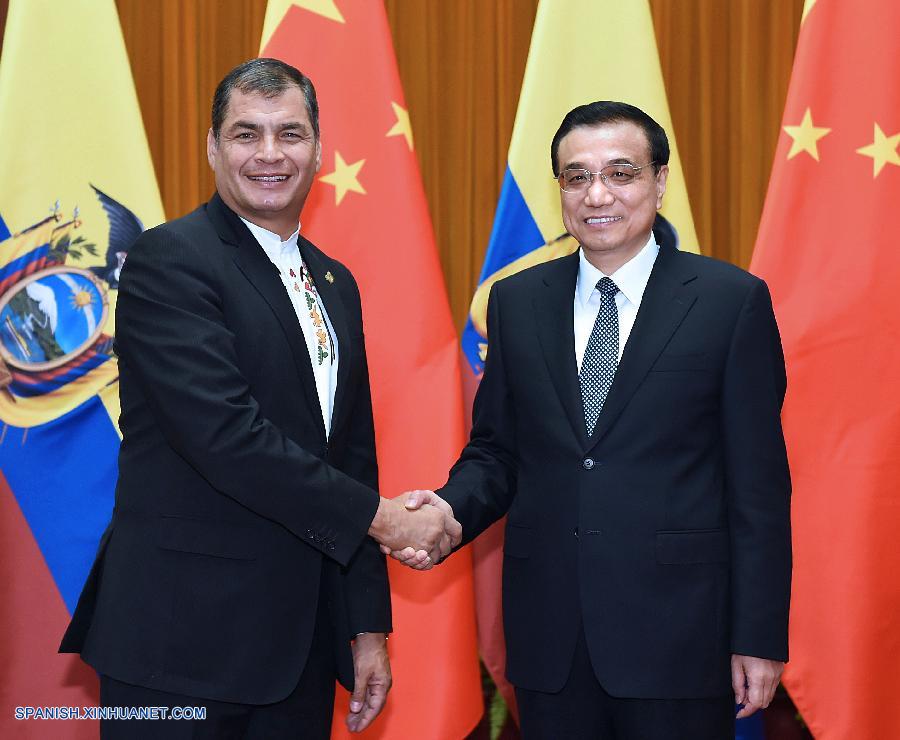 El primer ministro chino, Li Keqiang, se reunió hoy jueves con el presidente ecuatoriano, Rafael Correa, y prometió ayudar al país latinoamericano a su industrialización.
