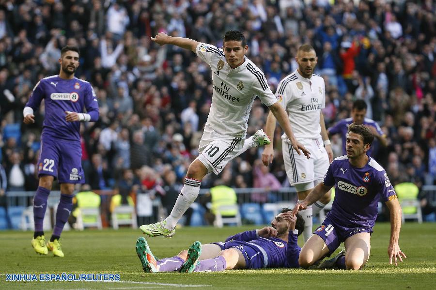 El Real Madrid goleó hoy en el Santiago Bernabeu 3-0 al Español, en un partido correspondiente a la decimoctava jornada de la Liga española.