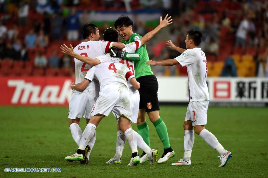 Dos victorias consecutivas garantizaron un lugar para China en los cuartos de final de la Copa Asiática, la primera vez desde 2004 que llega a la etapa de eliminación del torneo, lo que emociona a los medios de comunicación y a los cibernautas chinos.
