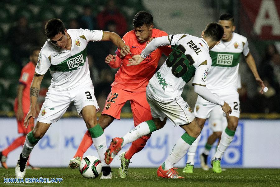 El club español de fútbol Barcelona avanzó hoy a los cuartos de final de la Copa del Rey, al vencer hoy 4-0 al Elche en el estadio Manuel Martínez Valero.