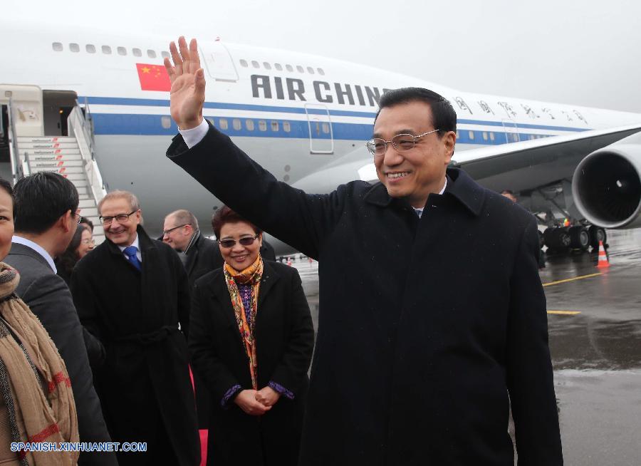 El primer ministro de China, Li Keqiang, llegó hoy a Zurich para asistir a la reunión anual del Foro Económico Mundial (FEM) en Davos y para realizar una visita de trabajo a Suiza.