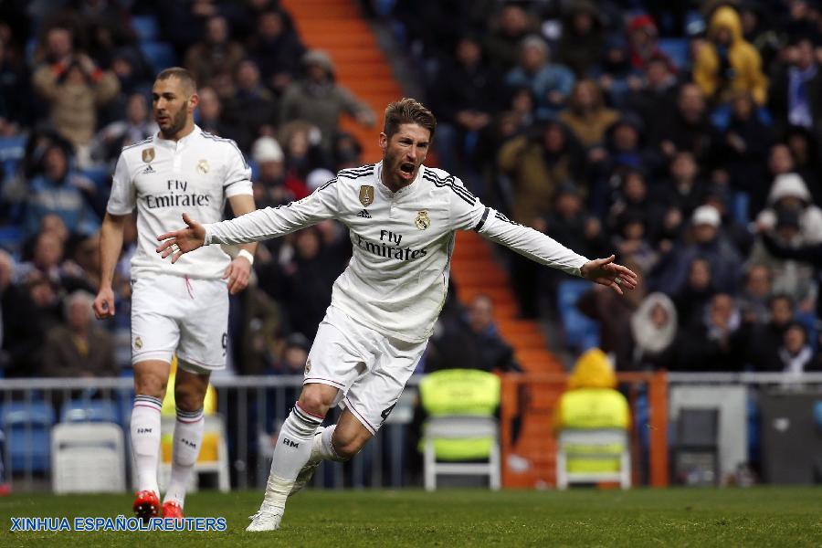 El equipo de fútbol Real Madrid superó hoy 4-1 a la Real Sociedad en el Santiago Bernabeu con una gran actuación de Benzema autor de dos de los goles madridistas y sin Ronaldo que tiene dos partidos de sanción.