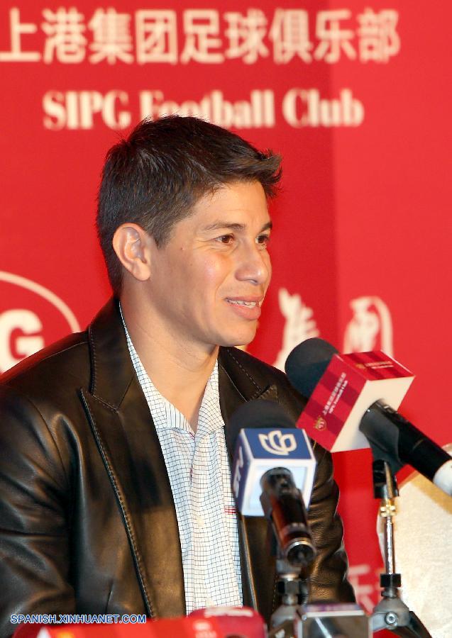 El mediocampista argentino Dario Leonardo Conca se unió al Shanghai SIPG luego de aprobar los exámenes médicos, anunció el sábado el club de la Super Liga de China.