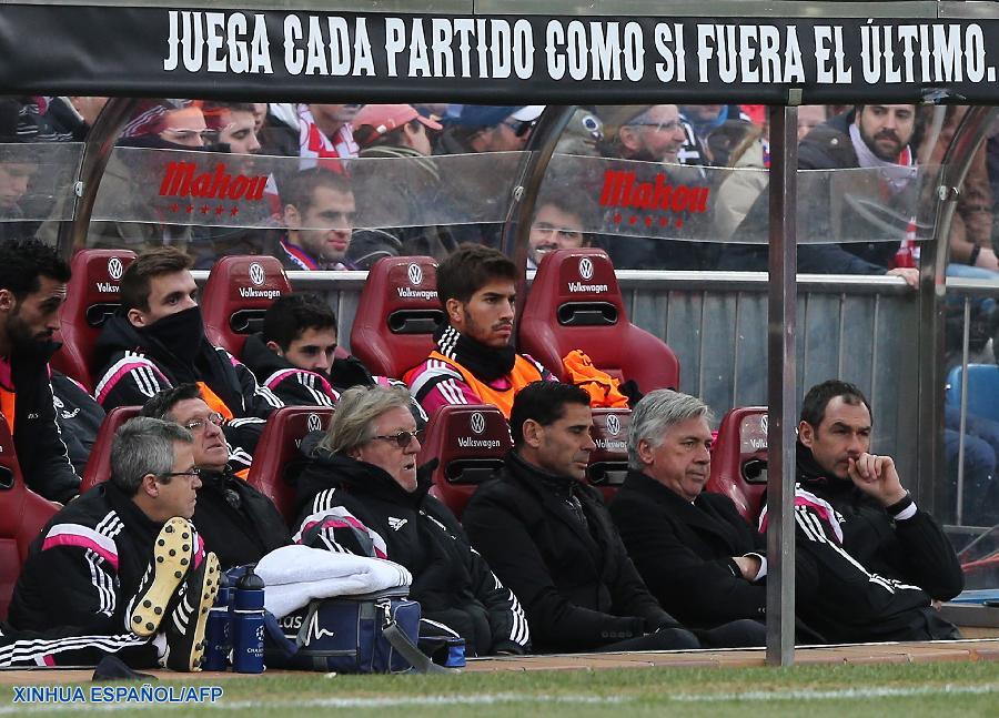 El Atlético de Madrid goleó hoy 4-0 en el Vicente Calderón a un pésimo Real Madrid que hizo uno de los peores partidos de la Liga española al igual que Ronaldo que estuvo muy mal, donde los hombres de Ancelotti fueron inferiores y se vieron impotentes ante la superioridad rojiblanca en todos los órdenes.