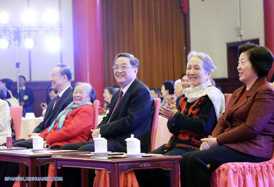 El máximo órgano de asesoría política de China organizó hoy martes una reunión con motivo del Año Nuevo Lunar para las esposas de reconocidas figuras ya fallecidas y de algunos asesores políticos de nivel nacional que no eran miembros del Partido Comunista de China (PCCh).