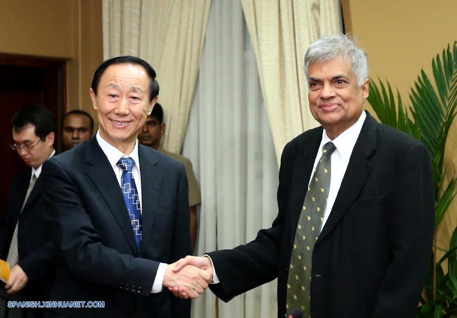 Sri Lanka y China prometieron reforzar la cooperación bilateral cuando el presidente ceilanés, Maithripala Sirisena, y el primer ministro, Ranil Wickremesinghe, se reunieron hoy en Colombo con un alto funcionario del Partido Comunista de China (PCCh), Wang Jiarui.