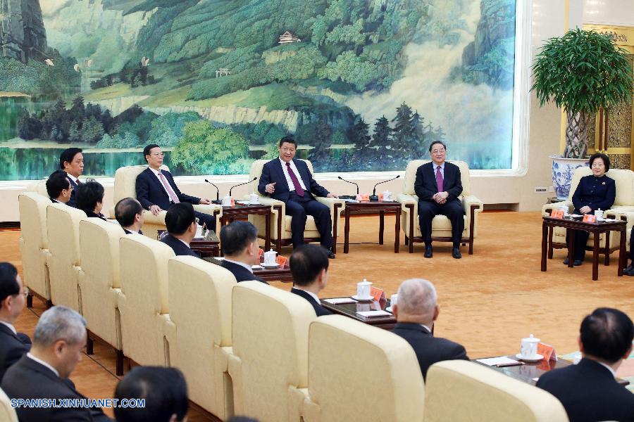 El presidente de China, Xi Jinping, celebró hoy la próxima Fiesta de la Primavera con personalidades no comunistas, ocasión en que subrayó el desarrollo de una democracia consultiva.