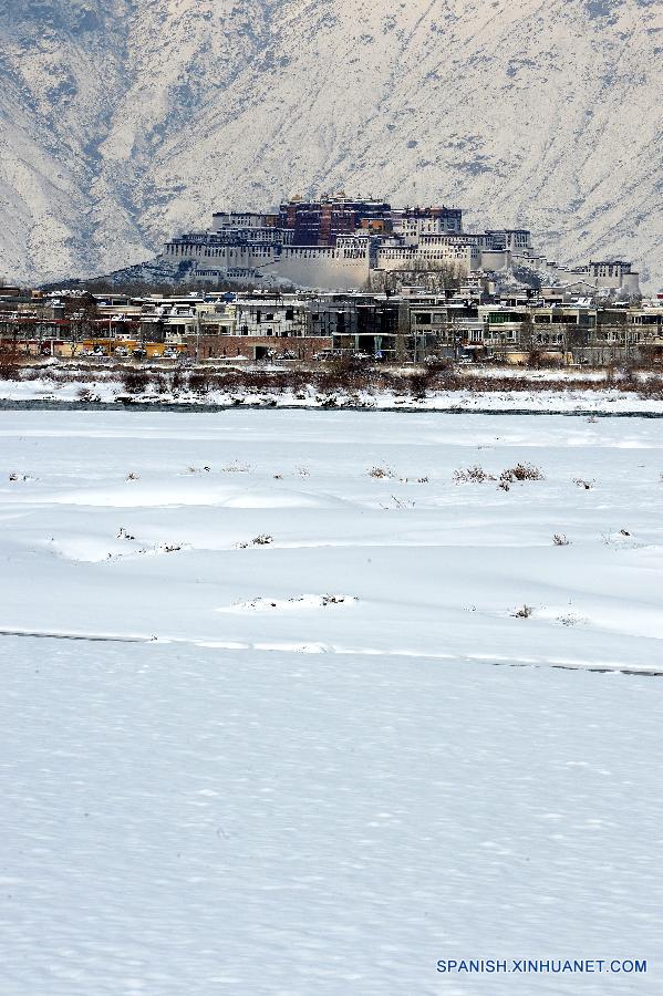 CHINA-LHASA-SNOWFALL (CN)