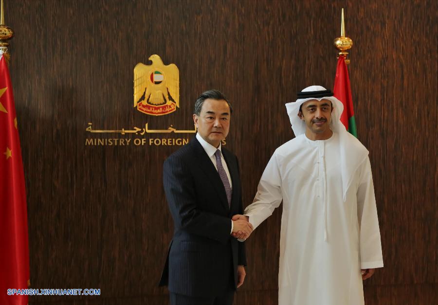 China y los Emiratos Arabes Unidos (EAU) acordaron hoy aquí impulsar su asociación estratégica y su cooperación bilateral.