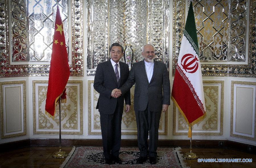 （XHDW）（2）王毅与伊朗外长扎里夫举行会谈 