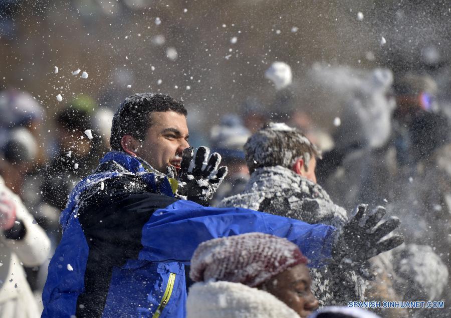 U.S.-WASHINGTON D.C.-SNOWBALL FIGHT