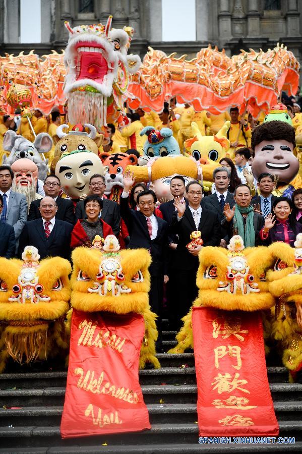 CHINA-MACAO-LUNAR NEW YEAR-DRAGON DANCE (CN)