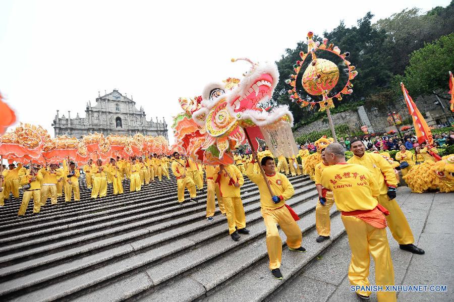 CHINA-MACAO-LUNAR NEW YEAR-DRAGON DANCE (CN)