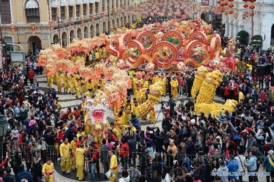 CHINA-MACAO-LUNAR NEW YEAR-DRAGON DANCE (CN)