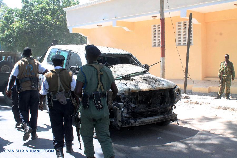 Al menos 28 personas murieron y 54 resultaron heridas en un ataque suicida perpetrado el viernes en un hotel de Mogadiscio, capital de Somalia, indicó hoy el gobierno somalí.