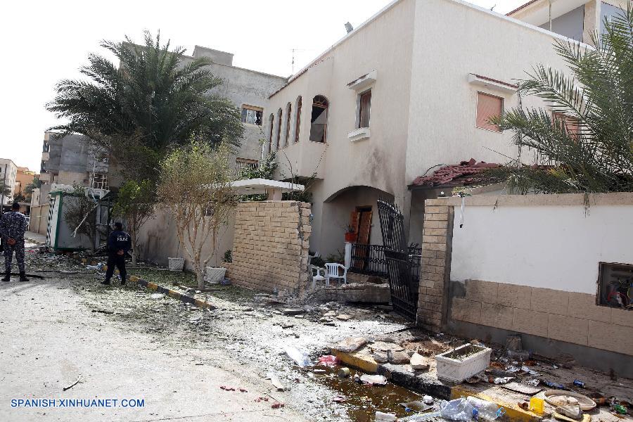 El Ministerio de Relaciones Exteriores de Irán confirmó hoy la explosión de una bomba en la residencia del embajador iraní en Trípoli, capital de Libia, informó la agencia de noticias Tasnim.