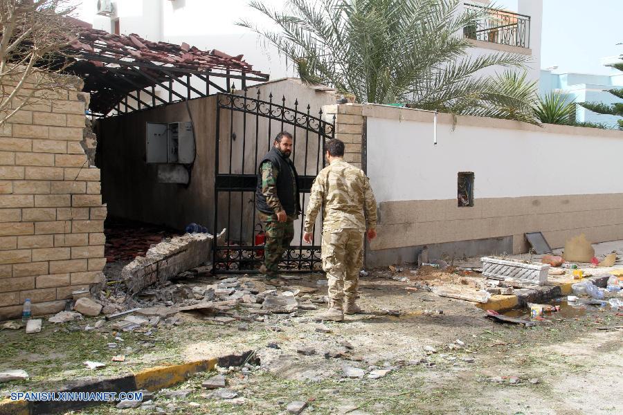 El Ministerio de Relaciones Exteriores de Irán confirmó hoy la explosión de una bomba en la residencia del embajador iraní en Trípoli, capital de Libia, informó la agencia de noticias Tasnim.