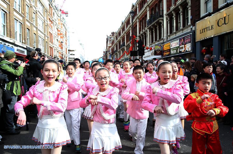 Gran Bretaña: Desfile para celebrar Año Nuevo Lunar Chino en Londres