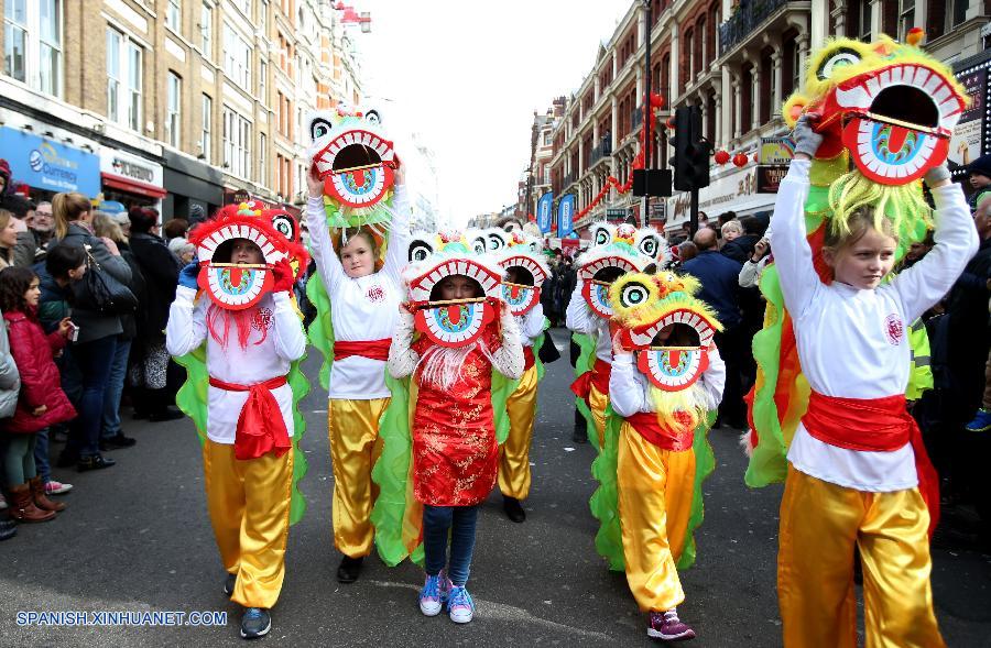 Gran Bretaña: Desfile para celebrar Año Nuevo Lunar Chino en Londres