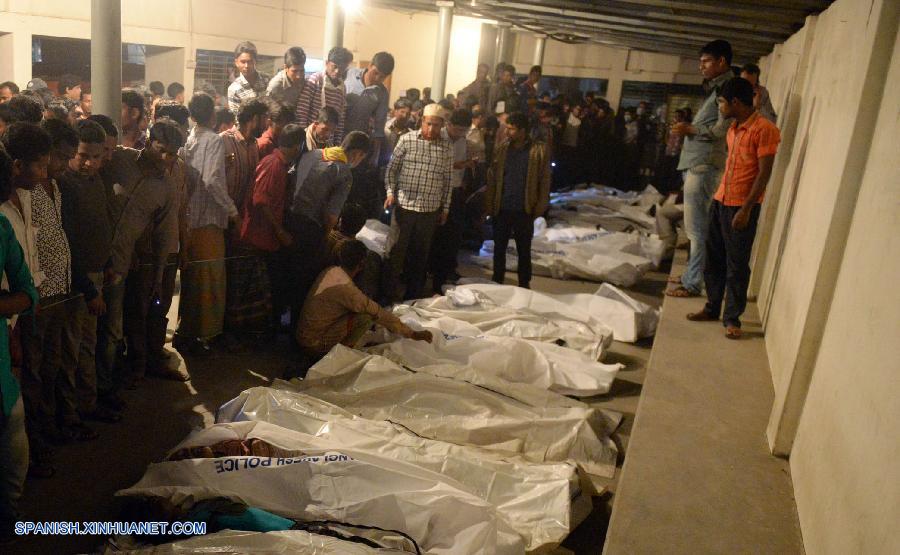 Rescatistas bengalíes han recuperado 37 cuerpos de un transbordador que se hundió la tarde del sábado en medio de un río del distrito de Manikganj, a 40 kilómetros al noroeste de Dacca, indicó esta noche la jefa administradora del distrito, Rashida Ferdaus.