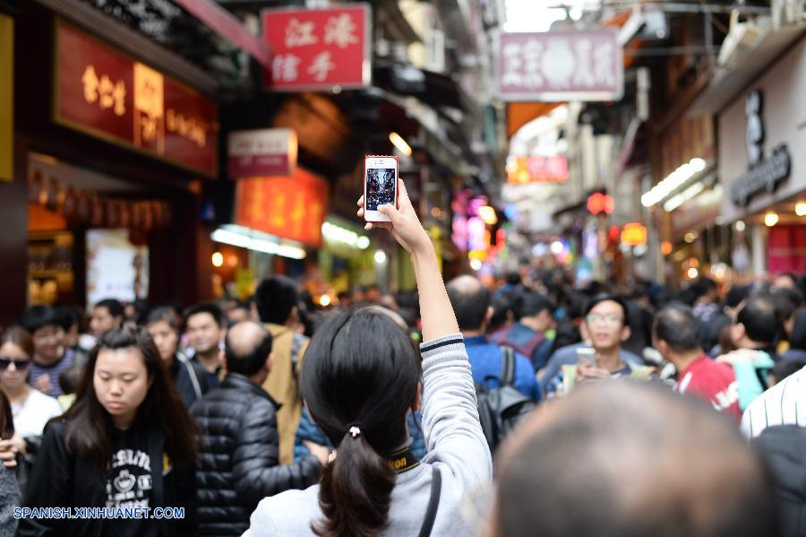 Muchos turistas pasan vacaciones de Fiesta de Primavera en Macao