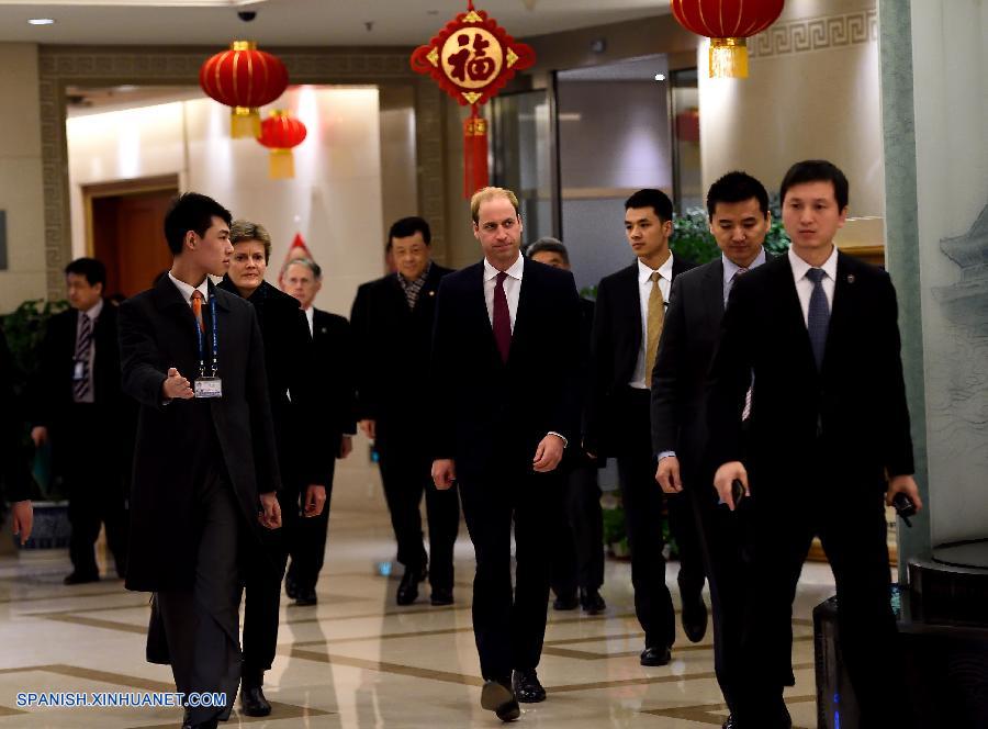 El príncipe Guillermo de Inglaterra llegó a Beijing hoy domingo por la noche para iniciar su primera visita de cuatro días a China.