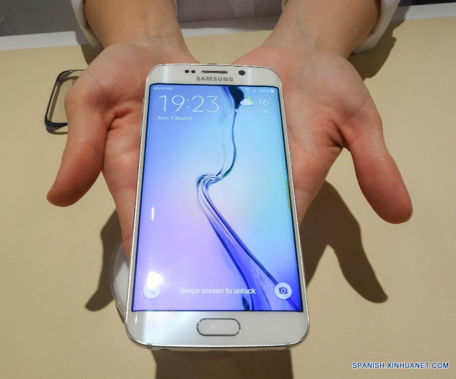 （新华网）（6）三星发布新款手机Galaxy S6及S6 edge