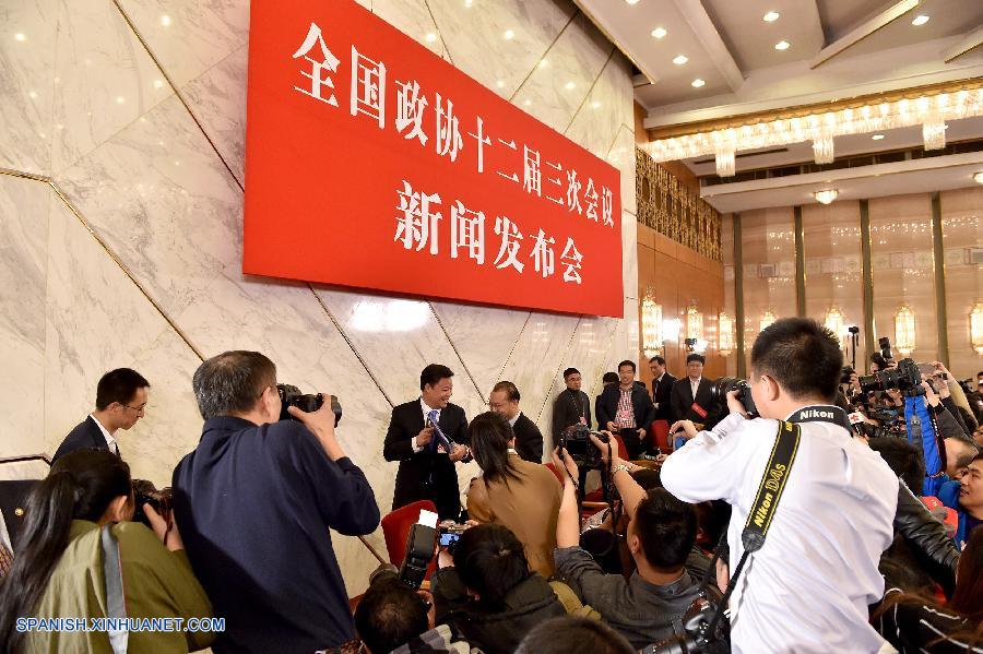 El Comité Nacional de la Conferencia Consultiva Política del Pueblo Chino (CCPPCh), organismo nacional de asesoría política de China, no dará amparo a los funcionarios corruptos, dijo hoy lunes su portavoz, Lü Xinhua, en anticipación a la sesión anual.