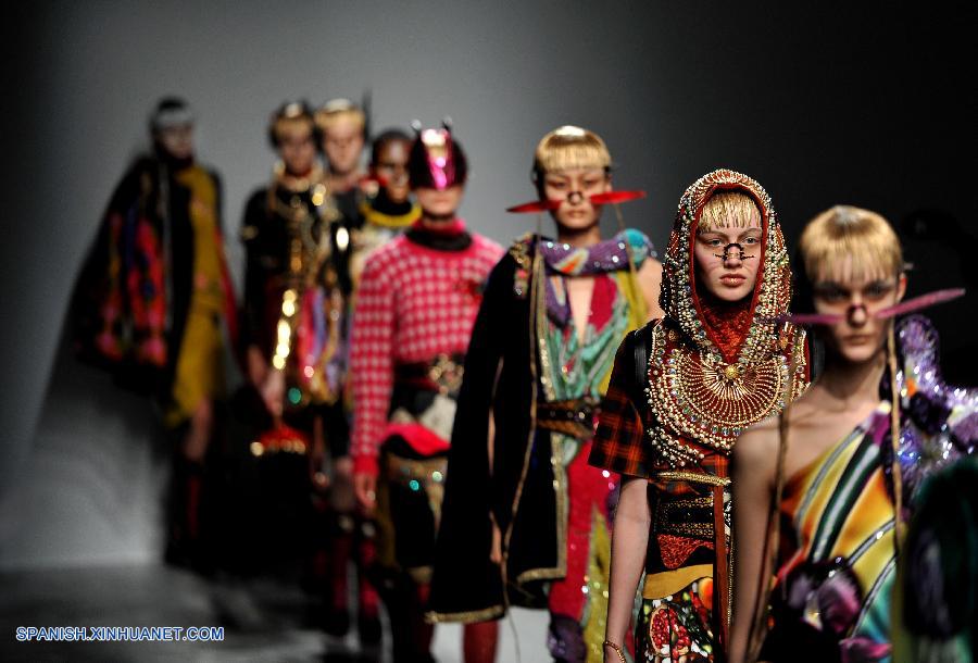 Semana de la moda en París: Creaciones de Manish Arora