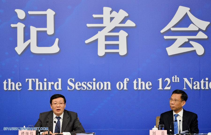 La oferta hecha a Japón para convertirse en uno de los miembros fundadores del Banco Asiático de Inversión en Infraestructuras (AIIB, por sus siglas en inglés) todavía sigue en pie, pero ahora la pelota está en su tejado, declaró hoy viernes el ministro de Hacienda chino, Lou Jiwei.