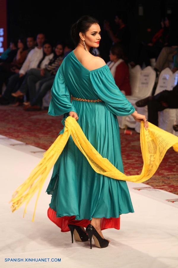 Semana de la moda en Karachi: Creaciones de Tehreem