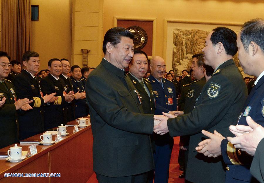 El presidente de China, Xi Jinping, pidió hoy fortalecer la defensa nacional de China y la combatividad de sus fuerzas armadas, a través de una mayor integración civil-militar.