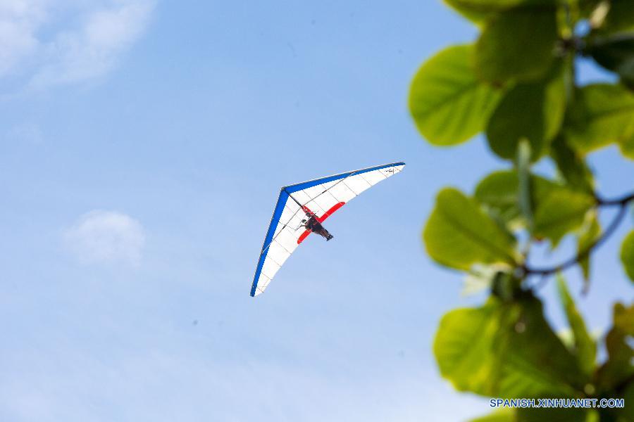 BRAZIL-RIO DE JANEIRO-PEDRA BONITA-GLIDING