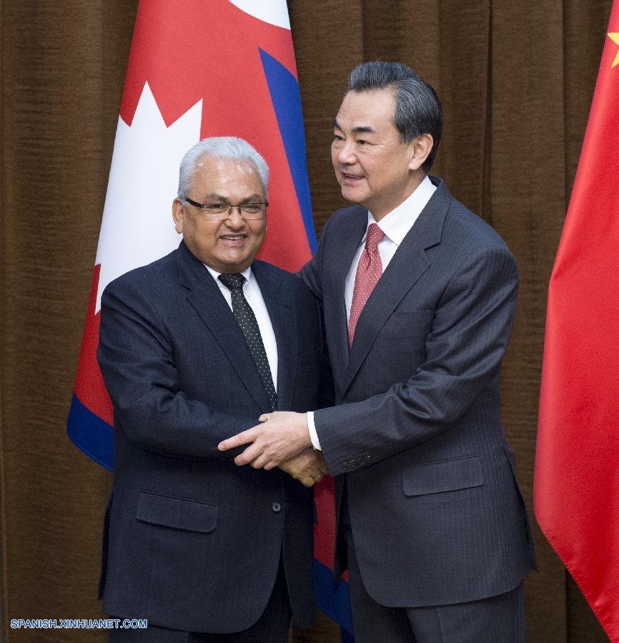 Altos diplomáticos chinos y nepaleses coincidieron hoy en que los dos países elevarán sus relaciones a un nuevo nivel durante la próxima visita a China del presidente de Nepal, Ram Baran Yadav.