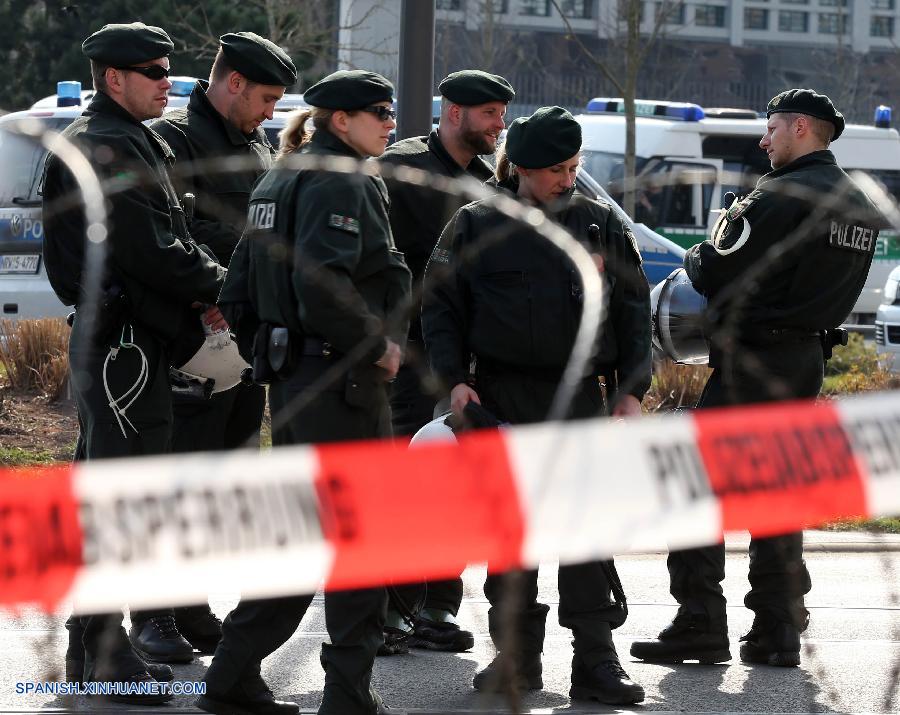 Por lo menos 88 policías resultaron heridos y más de 500 personas fueron arrestadas hoy luego de que las protestas contra la austeridad en Frankfurt derivaron en enfrentamientos entre manifestantes y la policía.
