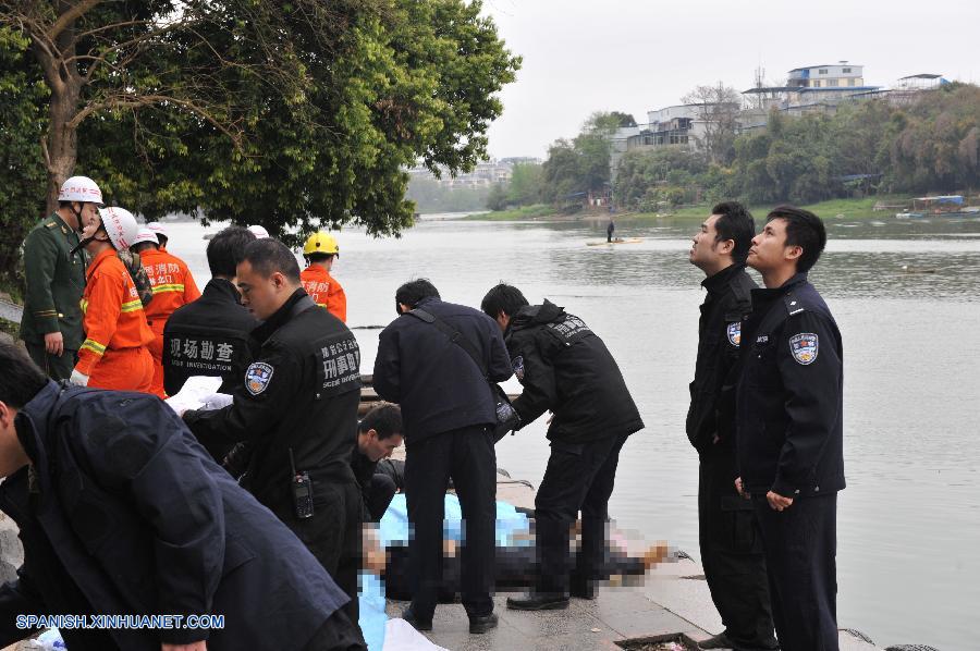 El número de muertos tras desprenderse de una montaña una roca de gran tamaño hoy jueves por la mañana en la región autónoma de la etnia zhuang de Guangxi, en el sur de China, ha ascendido a siete, después de que se confirmase el fallecimiento de tres personas que fueron trasladadas a un hospital.