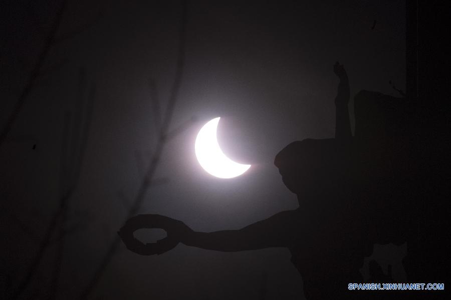 RUSSIA-MOSCOW-SOLAR ECLIPSE