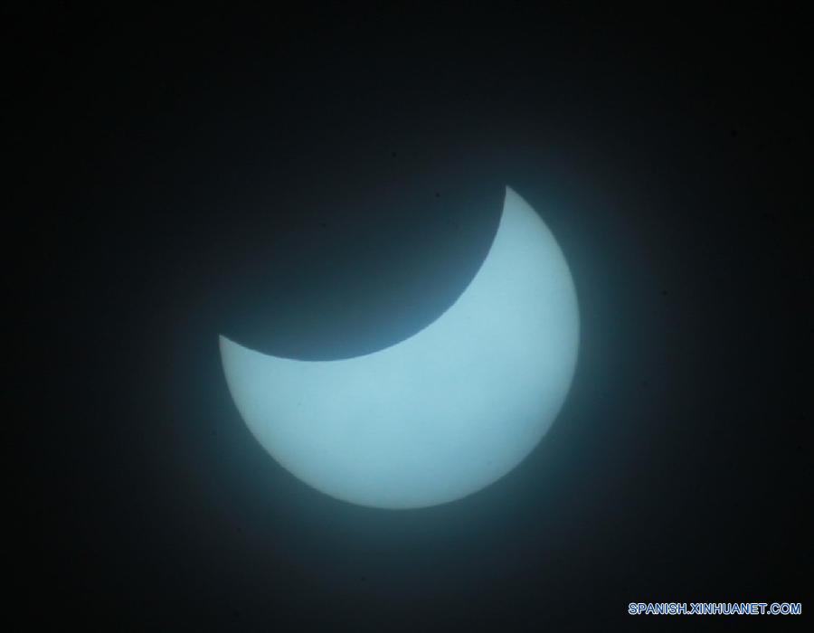 RUSSIA-SAN PETERSBURGO-SOLAR ECLIPSE