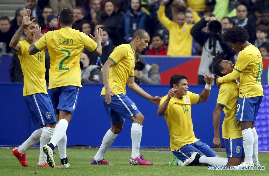 （体育）（3）足球——热身赛：巴西胜法国