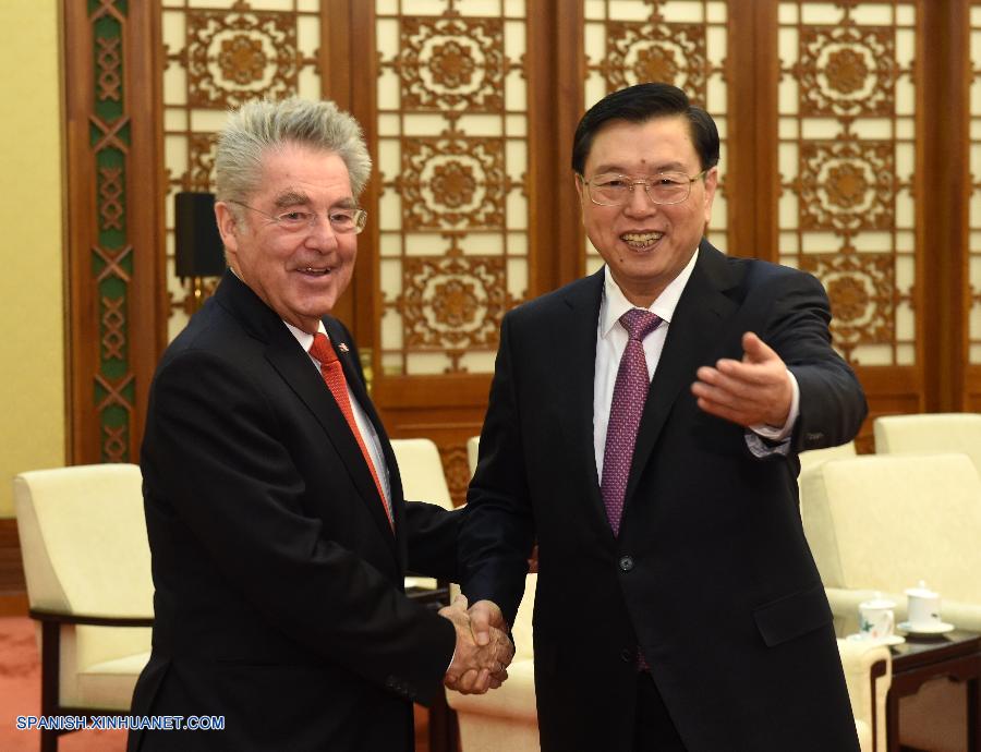 El máximo legislador de China, Zhang Dejiang, se reunió con el visitante presidente de Austria, Heinz Fischer, hoy viernes en Beijing para discutir sobre los lazos bilaterales.